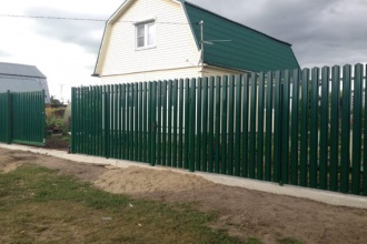 Забор из евроштакетника на ленточном фундаменте 70 метров фото в Химках