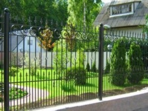 Кованые заборы на ленточном фундаменте 80 метров фото в Химках